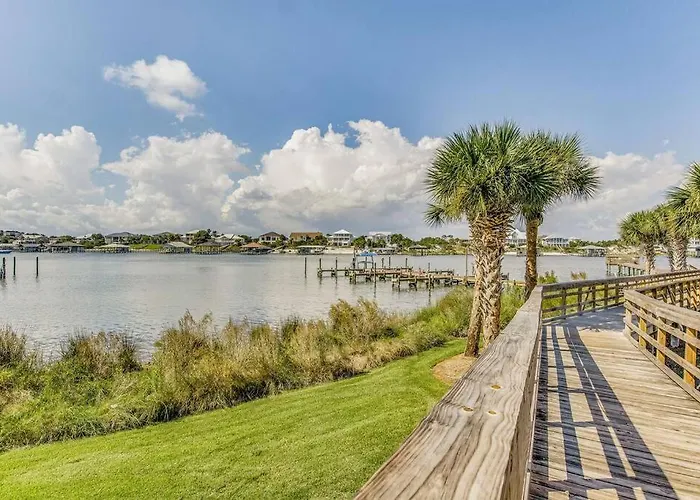 Walk To Florabama From Renovated Ground Floor 2bd-2ba With Pickleball, Boat Slips *