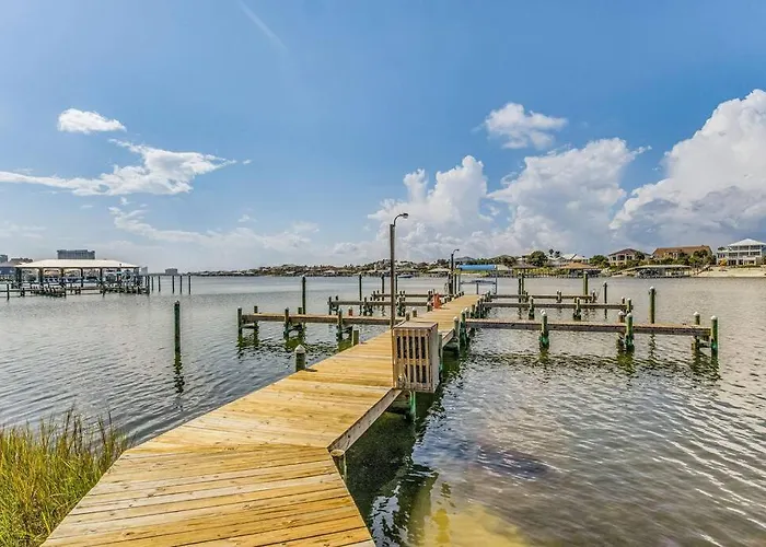 Walk To Florabama From Renovated Ground Floor 2bd-2ba With Pickleball, Boat Slips * Pensacola