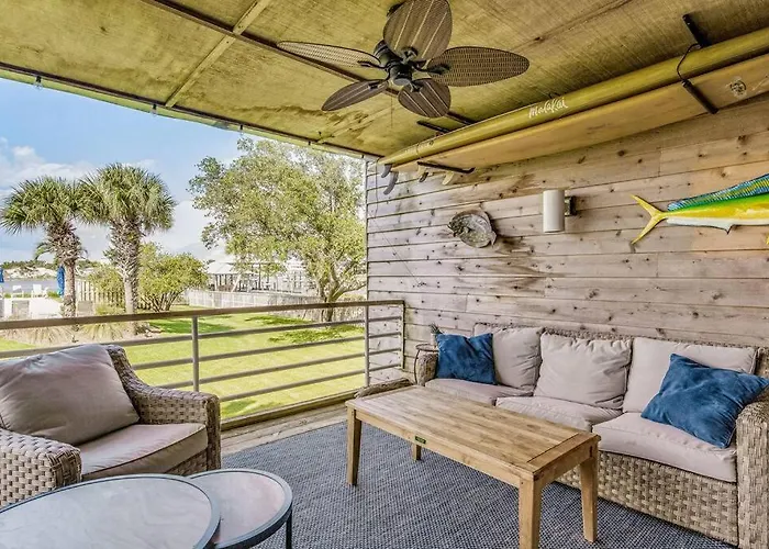 Walk To Florabama From Renovated Ground Floor 2bd-2ba With Pickleball, Boat Slips Apartment