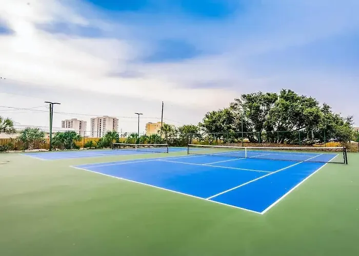 Apartment Walk To Florabama From Renovated Ground Floor 2bd-2ba With Pickleball, Boat Slips *