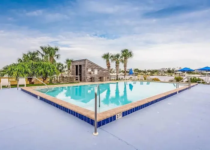 Walk To Florabama From Renovated Ground Floor 2bd-2ba With Pickleball, Boat Slips Apartment *
